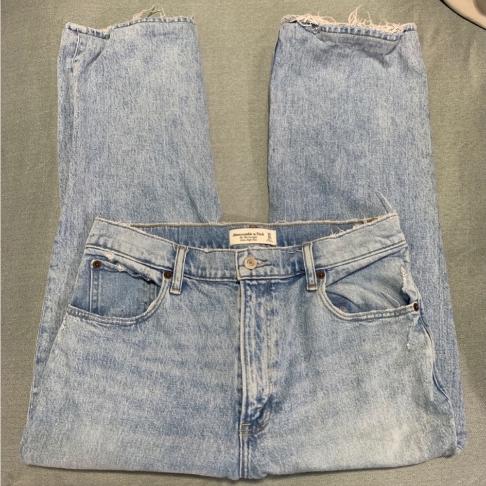ABERCROMBIE & FITCH - Straight Ultra High Rise SHORT